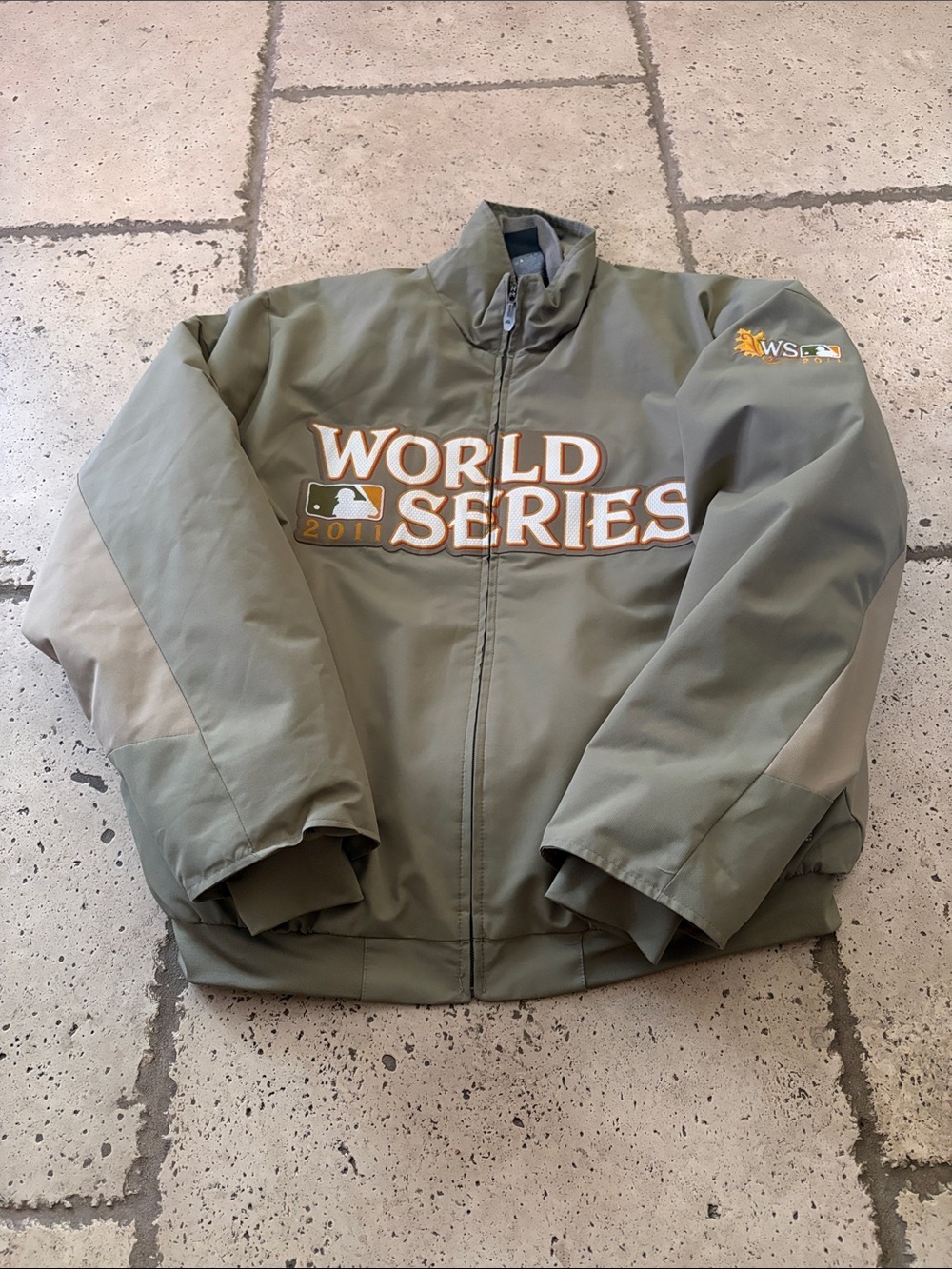 Majestic World Series Unisex 2011 Olive Green Puffer Jacket EUC M